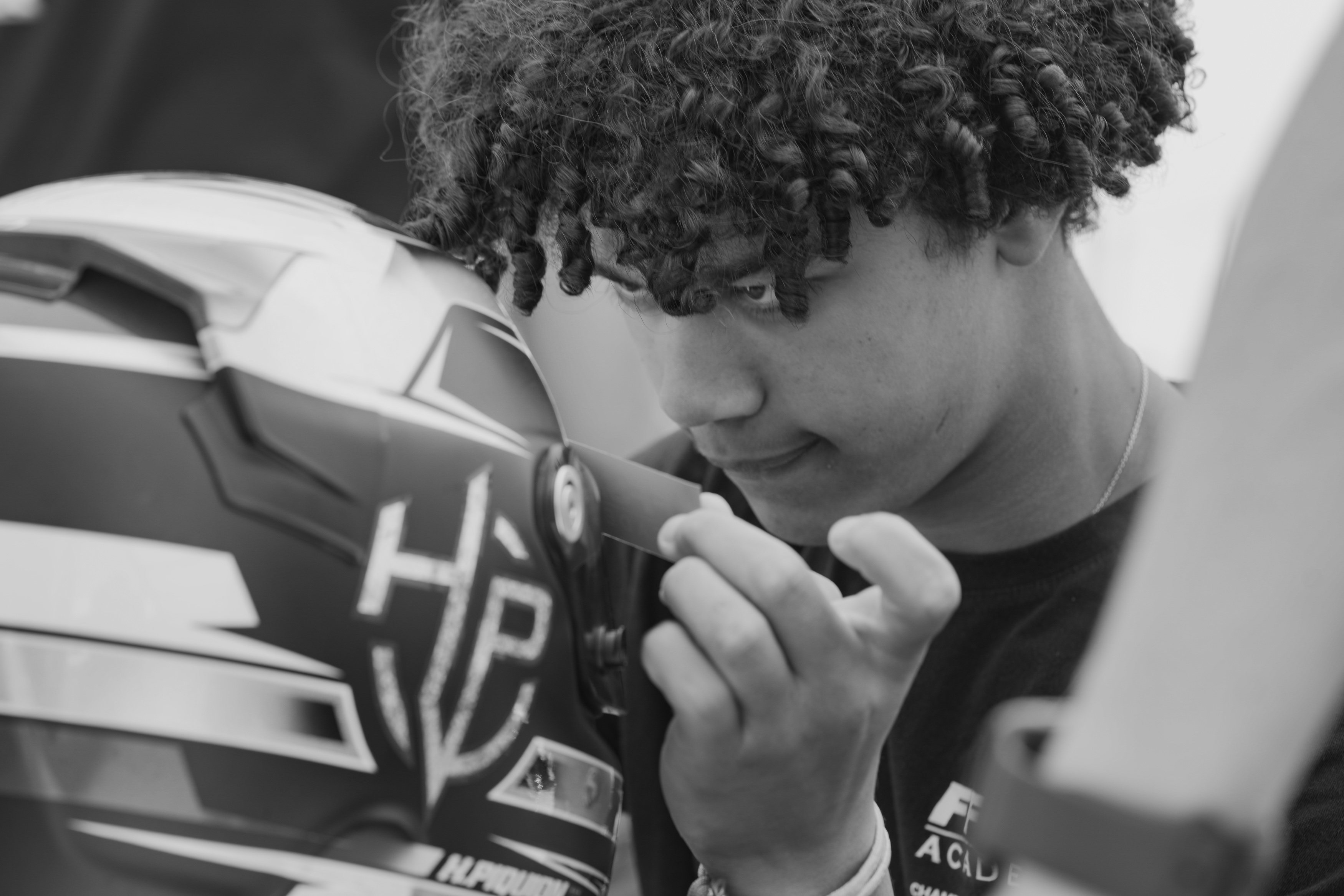 Hugues Piquion — enfilage du casque HP
